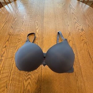 NWOT Victoria’s Secret uplift plunge bra 36DDD Grey
